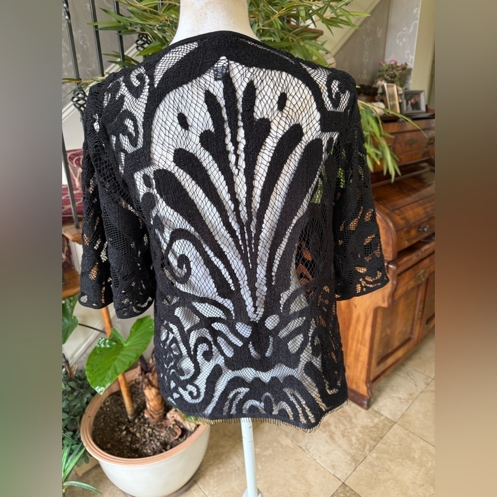ALFANI ladies XS pullover, crocheted lace top black excellent condition - Picture 7 of 10
